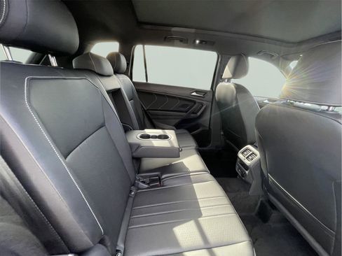 Used 2024 Volkswagen Tiguan SE R-Line AWD/4WD image 19