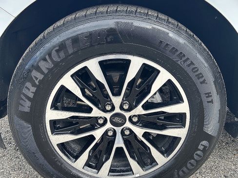 Used 2025 Ford Expedition Platinum AWD/4WD image 6