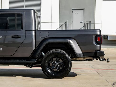 Used 2024 Jeep Gladiator Sport image 7