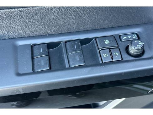 Used 2023 Toyota Tundra Limited image 12