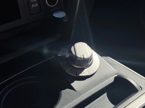 Used 2018 Toyota 4Runner SR5 Premium image 26