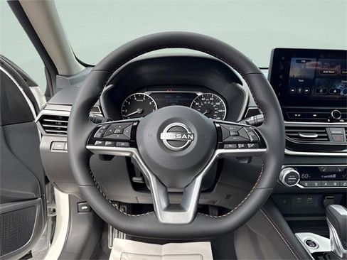 New 2025 Nissan Altima 2.5 SR w/ SR Premium Package image 34