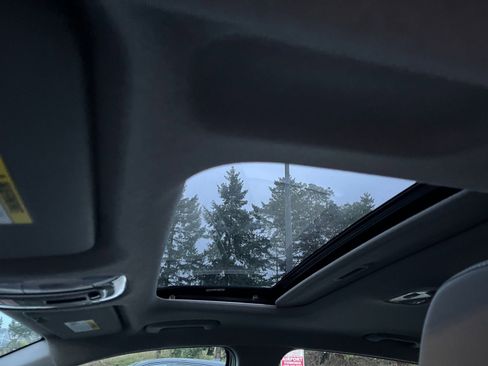 Used 2025 Hyundai Elantra SEL image 29