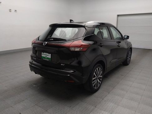 Used 2021 Nissan Kicks SV image 9