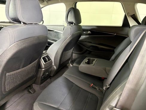 Used 2016 Kia Sorento FWD image 33