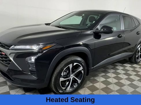 Used 2025 Chevrolet Trax RS w/ Driver Confidence Package FWD image 6