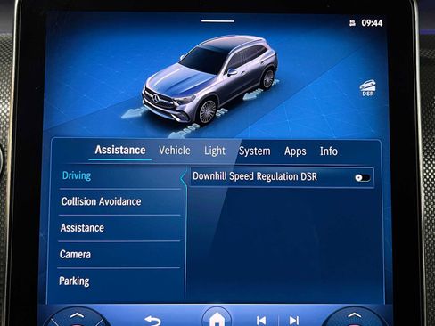Used 2025 Mercedes-Benz GLC 300 4MATIC image 26