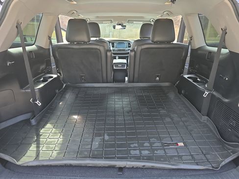 Used 2018 Toyota Highlander Limited image 13