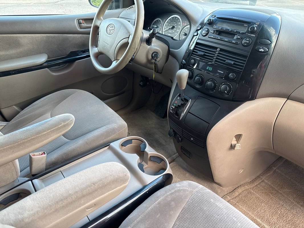 Used 2004 Toyota Sienna CE FWD image 18
