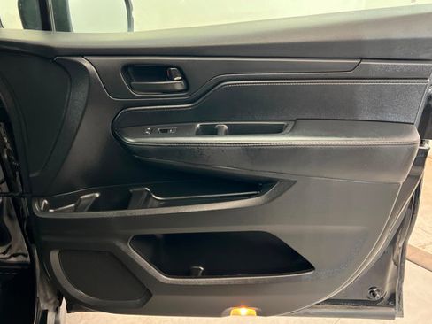 Used 2025 Honda Odyssey EX-L image 23