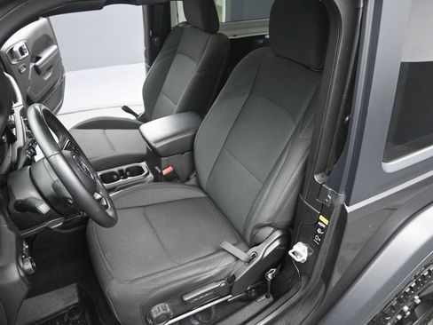 Used 2021 Jeep Wrangler Willys image 11