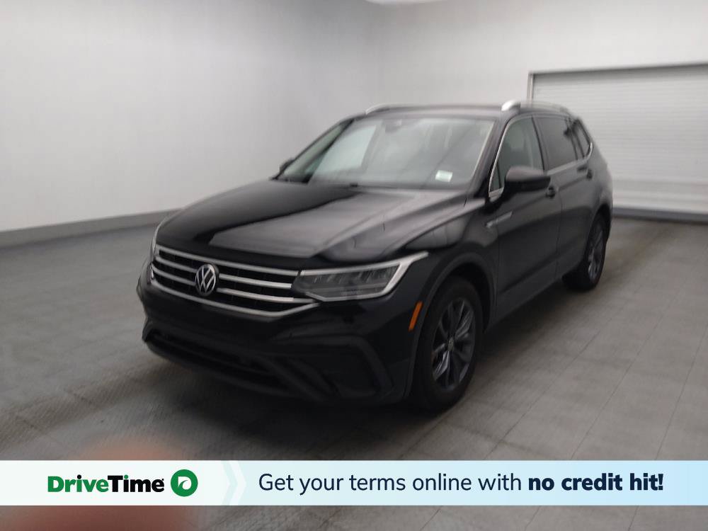 Used 2023 Volkswagen Tiguan SE w/ Panoramic Sunroof Package FWD image 1