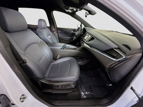 Used 2023 Buick Enclave Essence image 29