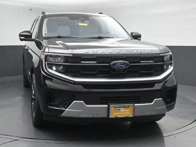 Certified 2025 Ford Expedition Max Platinum w/ Driver's Package AWD/4WD image 2