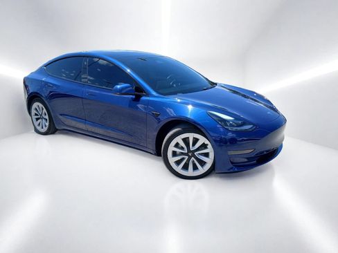 Used 2021 Tesla Model 3 Standard Range Plus RWD image 2