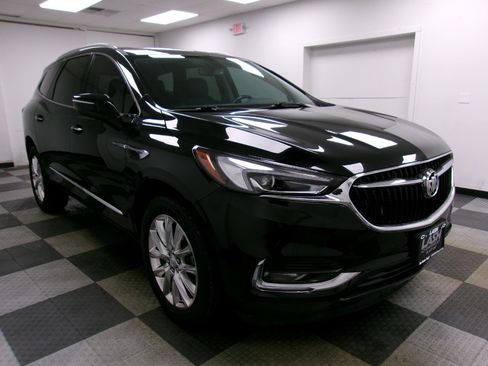 Used 2021 Buick Enclave Essence image 16