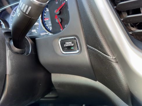 Used 2022 GMC Acadia Denali w/ Denali Ultimate Package FWD image 17