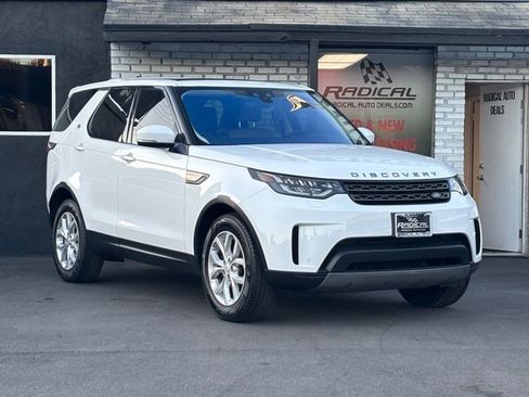Used 2017 Land Rover Discovery SE image 6