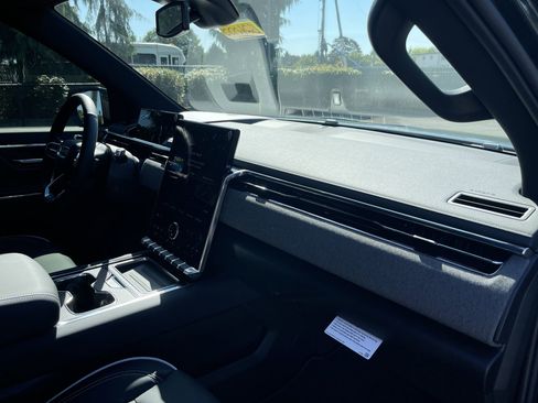 New 2026 GMC Sierra EV Elevation image 59