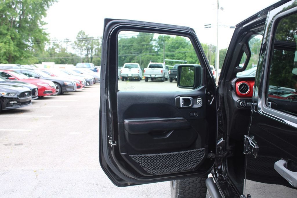 Used 2018 Jeep Wrangler Unlimited Rubicon AWD/4WD image 13