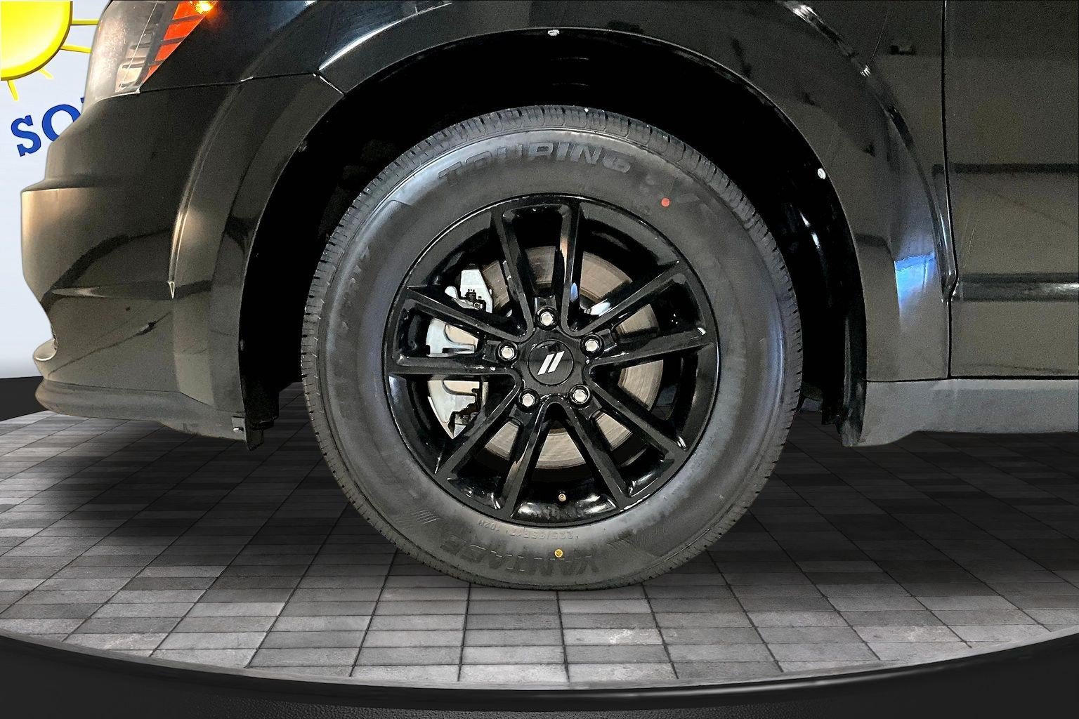 Used 2020 Dodge Journey SE w/ Blacktop Package FWD image 33