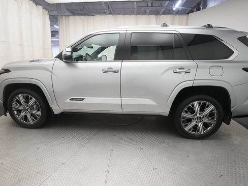 Used 2025 Toyota Sequoia Capstone AWD/4WD image 24