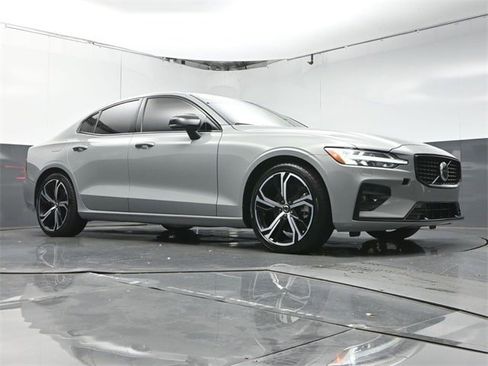 Certified 2024 Volvo S60 B5 Core image 39