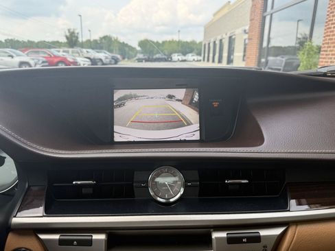 Used 2017 Lexus ES 350 w/ Premium Package FWD image 27