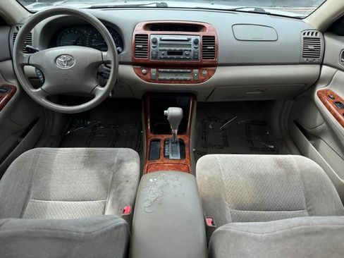 Used 2002 Toyota Camry XLE FWD image 11