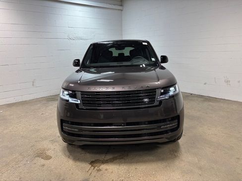New 2025 Land Rover Range Rover Long Wheelbase SE image 3