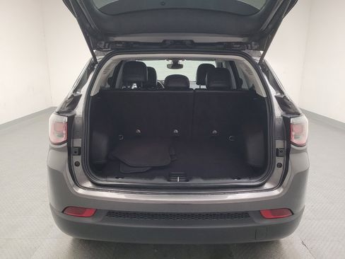 Used 2018 Jeep Compass Latitude w/ Popular Equipment Group FWD image 29