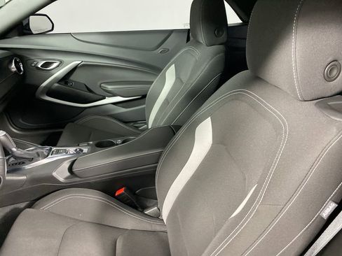 Used 2024 Chevrolet Camaro LT image 8