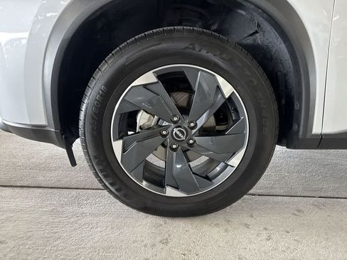 Used 2025 Nissan Rogue SV AWD/4WD image 10