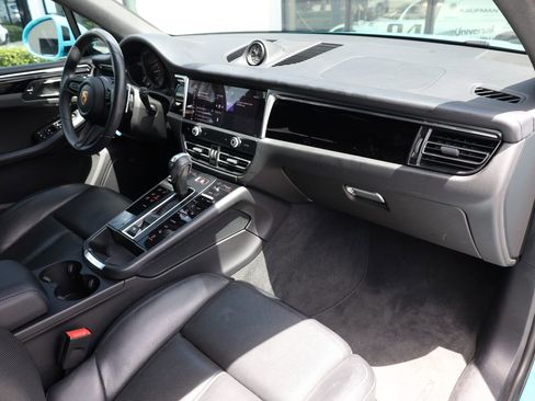 Used 2023 Porsche Macan AWD/4WD image 21
