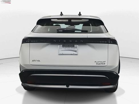 Used 2023 Nissan Ariya image 8