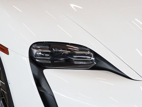 Certified 2024 Porsche Taycan image 27