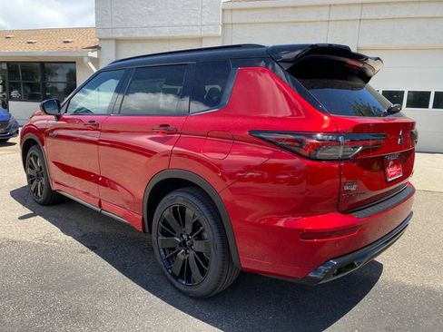 New 2026 Mitsubishi Outlander 4WD Plug-In Hybrid image 3