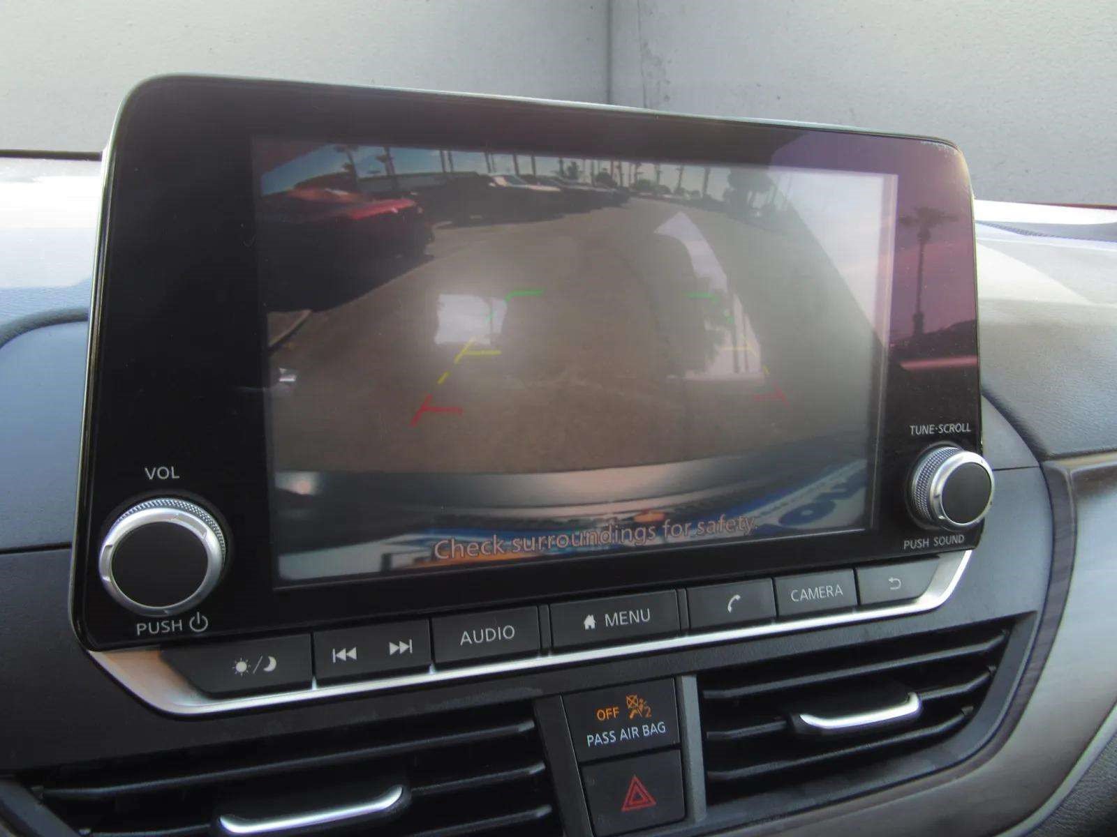 Used 2024 Nissan Altima 2.5 SV FWD image 18
