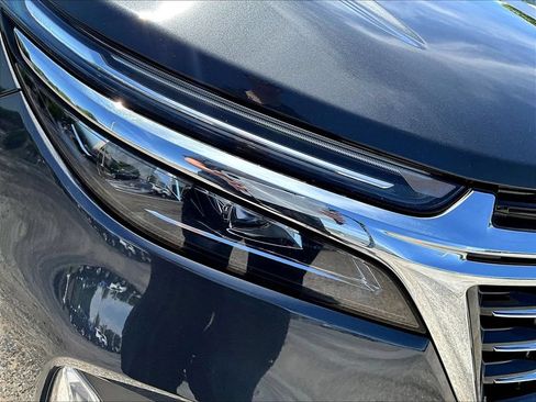 Used 2022 Chevrolet Equinox Premier AWD/4WD image 34