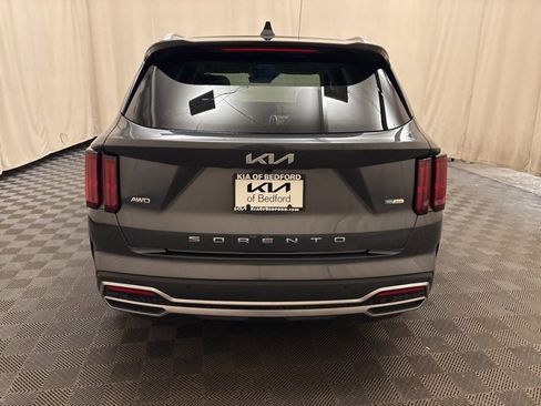Certified 2022 Kia Sorento SX Prestige w/ Panoramic Sunroof Package image 6