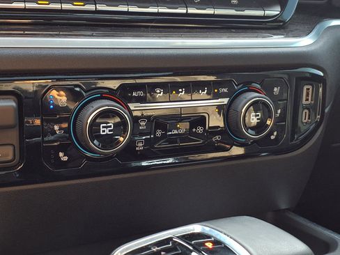 Used 2024 Chevrolet Silverado 1500 LTZ w/ LTZ Premium Package image 10