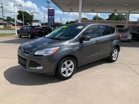 Used 2015 Ford Escape SE FWD image 4