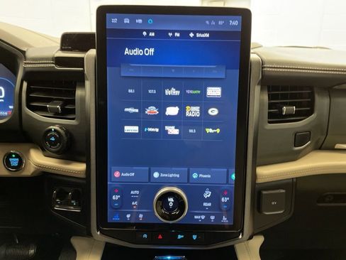 Used 2024 Ford Expedition Platinum image 15