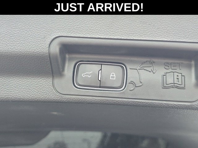 Used 2023 Ford Explorer XLT w/ Equipment Group 202A RWD image 8