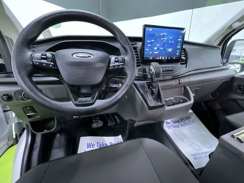 Used 2022 Ford Transit 250 Low Roof AWD image 18
