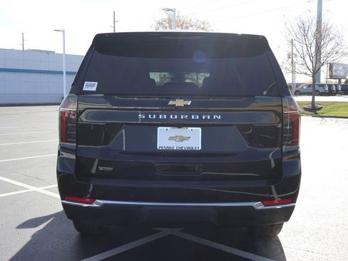 New 2026 Chevrolet Suburban LS image 6