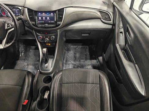 Used 2022 Chevrolet Trax LT w/ Driver Confidence Package AWD/4WD image 23
