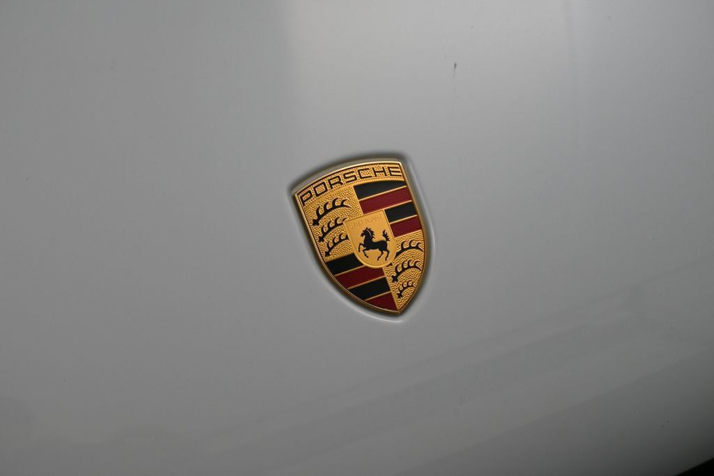 Certified 2024 Porsche Macan S AWD/4WD image 13