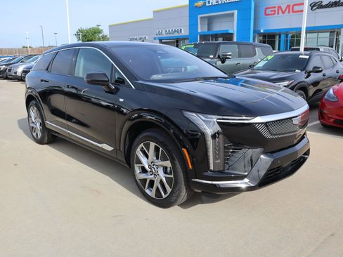 New 2026 Cadillac Optiq Luxury 1 RWD image 1