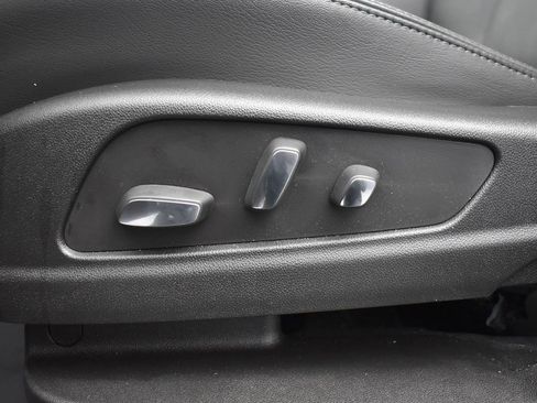 Used 2024 Cadillac XT6 Premium Luxury image 11